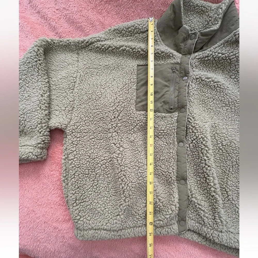 Gently Worn Pacsun Oversized Medium Olive Green Snap Up Sherpa Jacket - Picture 7 of 12